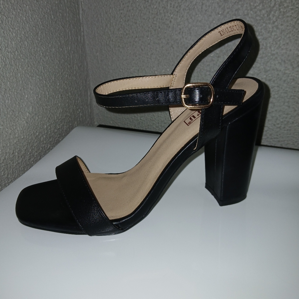 Black Women's Heeled Sandals